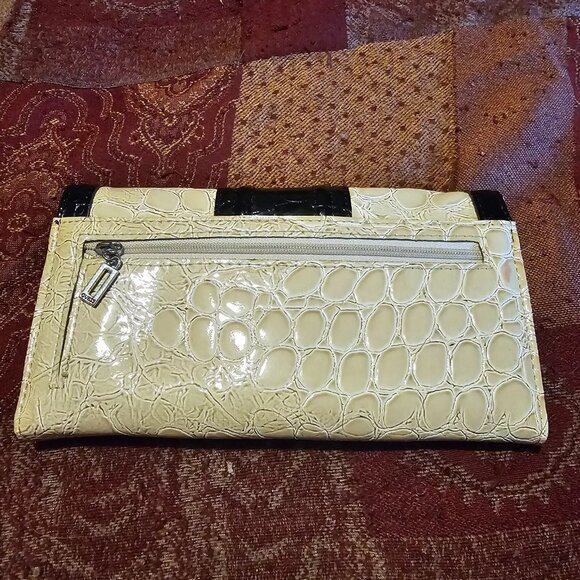 Vintage Guess Bag - Handbag- Maribelle - Matching Wallet - Cream, Black - VGUC - Picture 14 of 16